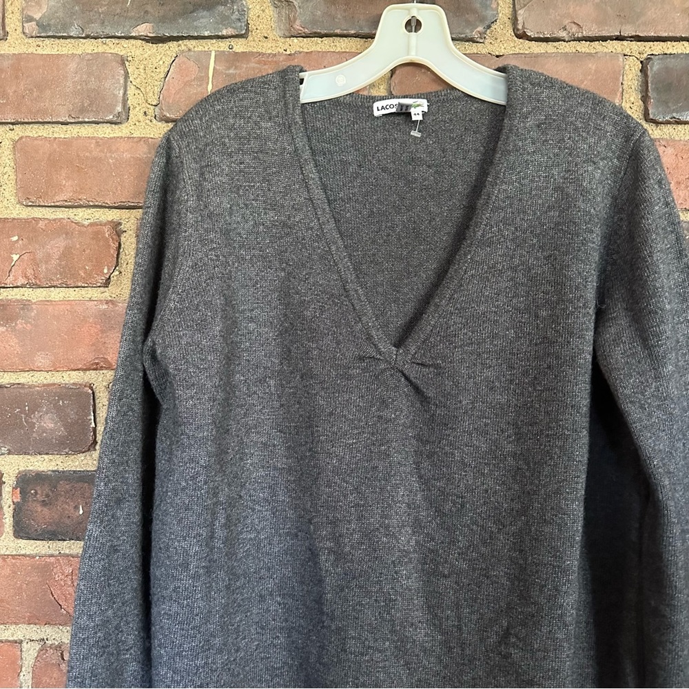 Lacoste Viscose Wool Blend V-Neck Gray Tunic Sweater Top Sz 44 -44 Chest -29.5”L